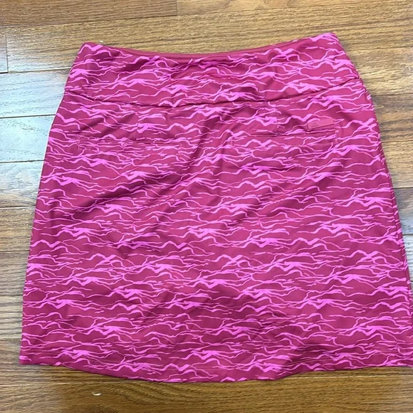 Like New! Adidas pink primegreen pink skirt. Women’s size XS - Picture 3 of 5